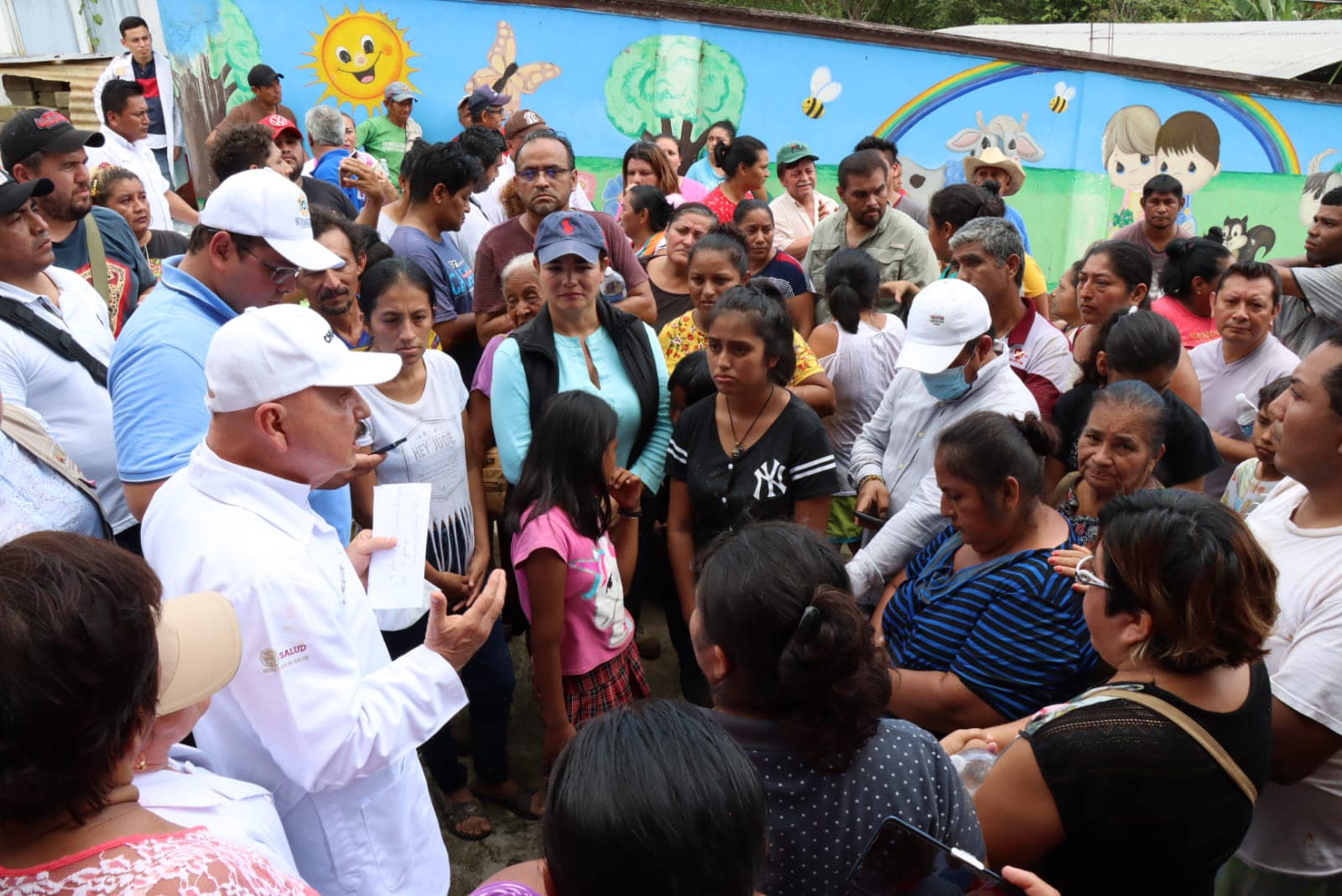Dr. Pepe Cruz coordina operativo de salud para atender a población damnificada de Pichucalco.jpg