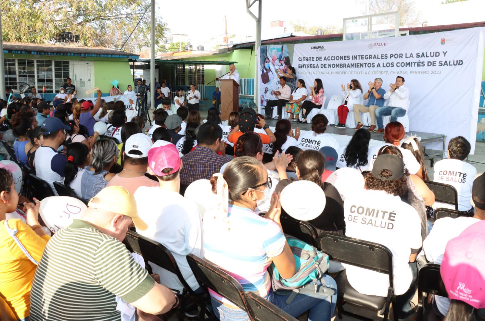 Colonias de Tuxtla se benefician con la transformación en la prestación de servicios de salud.jpg