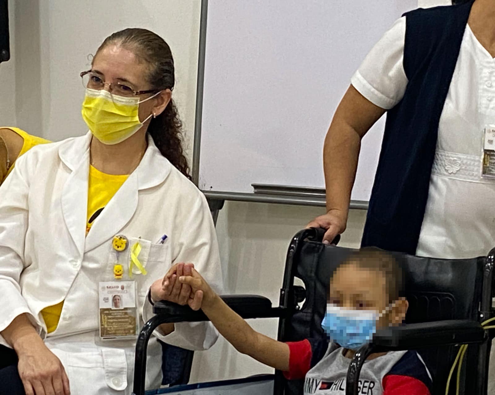 Garantizar atención y tratamiento permite que niños con cáncer toquen campana de la vida en Hospital de Tapachula.jpg