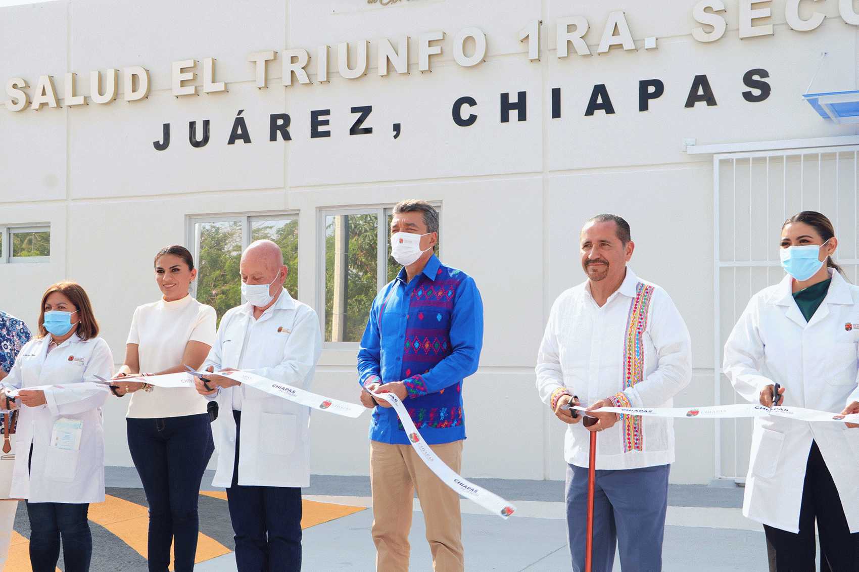 Rutilio Escandón inaugura la reconversión del Centro de Salud de Cardona, Juárez.gif