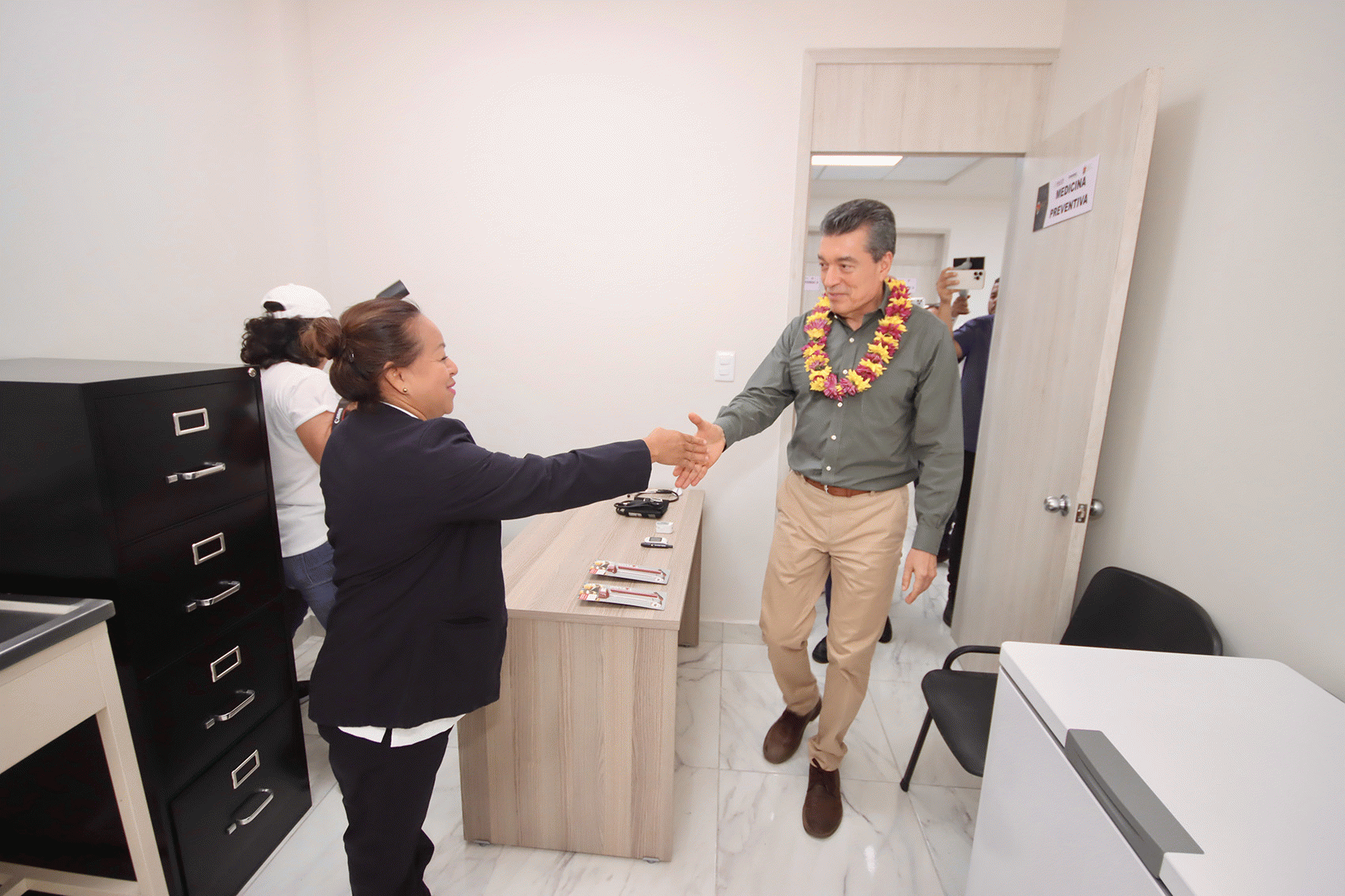 En Jiquipilas, Rutilio Escandón inaugura reconversión del Centro de Salud con Servicios Ampliados.gif