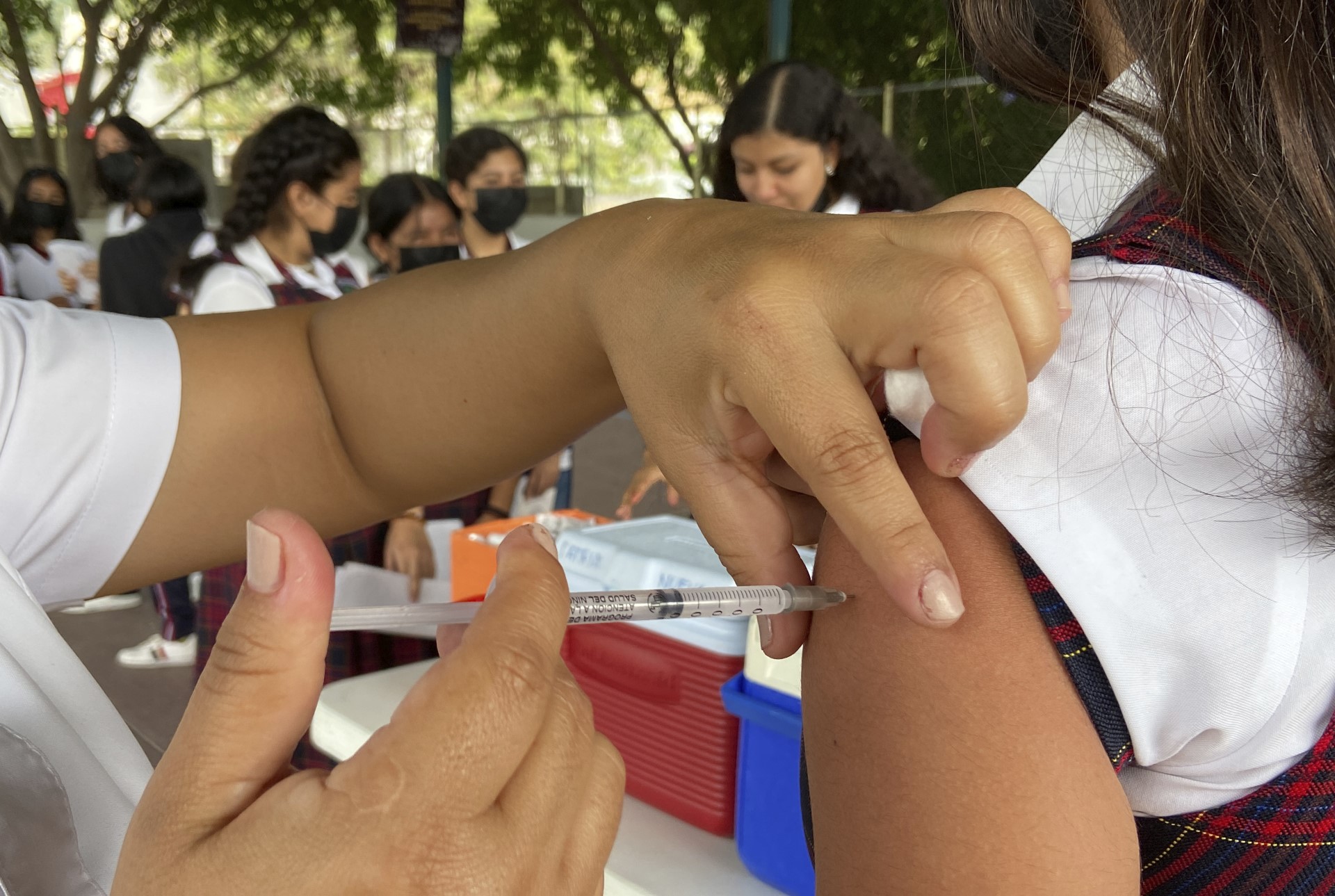 Salud anuncia el arranque de la vacunación contra el virus del papiloma humano.jpg