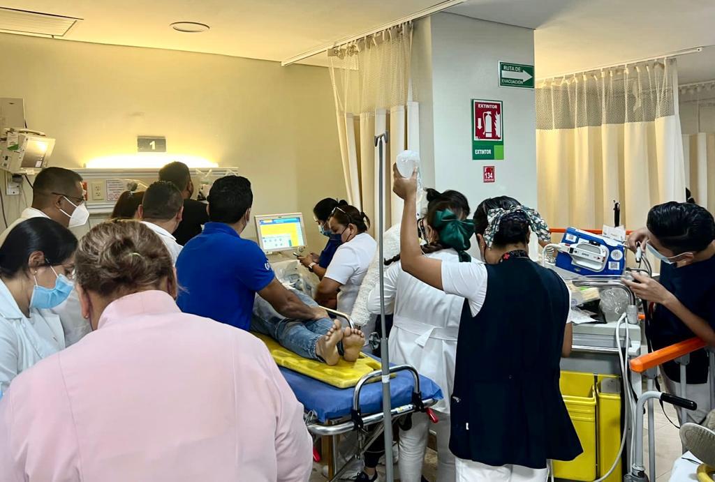 Lesionados del accidente de libramiento norte en Tuxtla Gutiérrez son atendidos en Hospital Gómez Maza.jpg