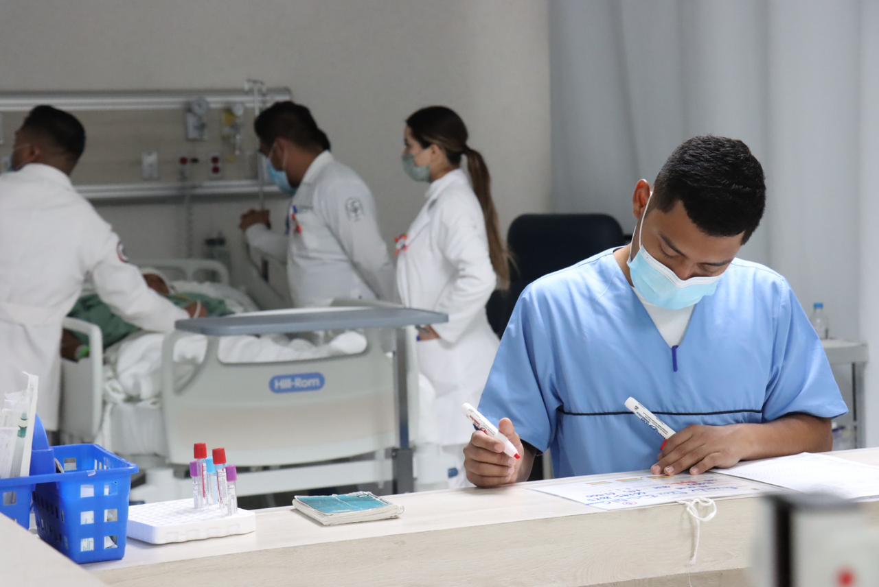 Garantizados servicios médicos durante puente por festejos del Día de Muertos.jpg