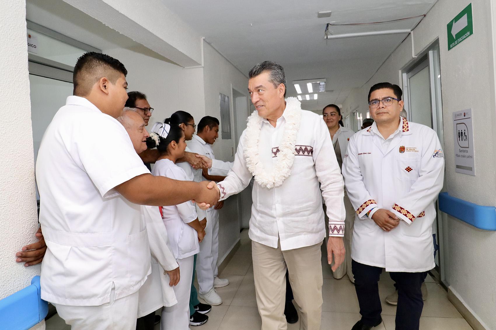 Inaugura Rutilio Escandón Unidad de Cuidados Intensivos del Hospital General de Palenque.jpeg